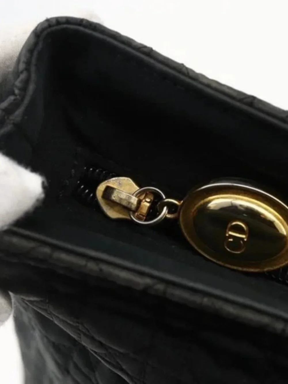Dior brand	christian color	black